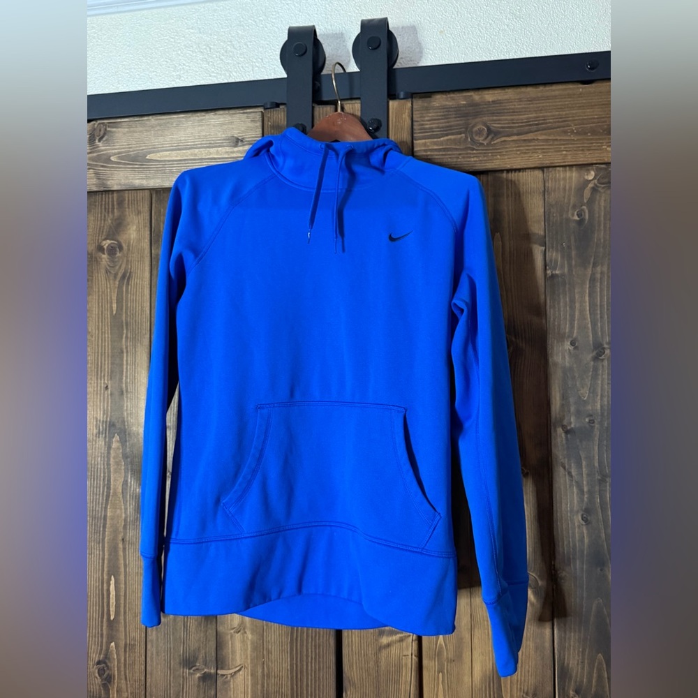 Nike Therma-Fit Fleece in Blue and Neon Yellow